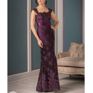 Jade Couture Lace Malay Satin Gown women’s size 8